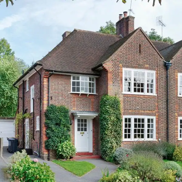 Scenarios 2 Image of UK family home - faulkners scenarios Amersham